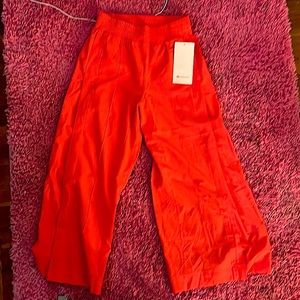 NWT!!!!!!!! LULULEMON LIGHTWEIGHT PANTS